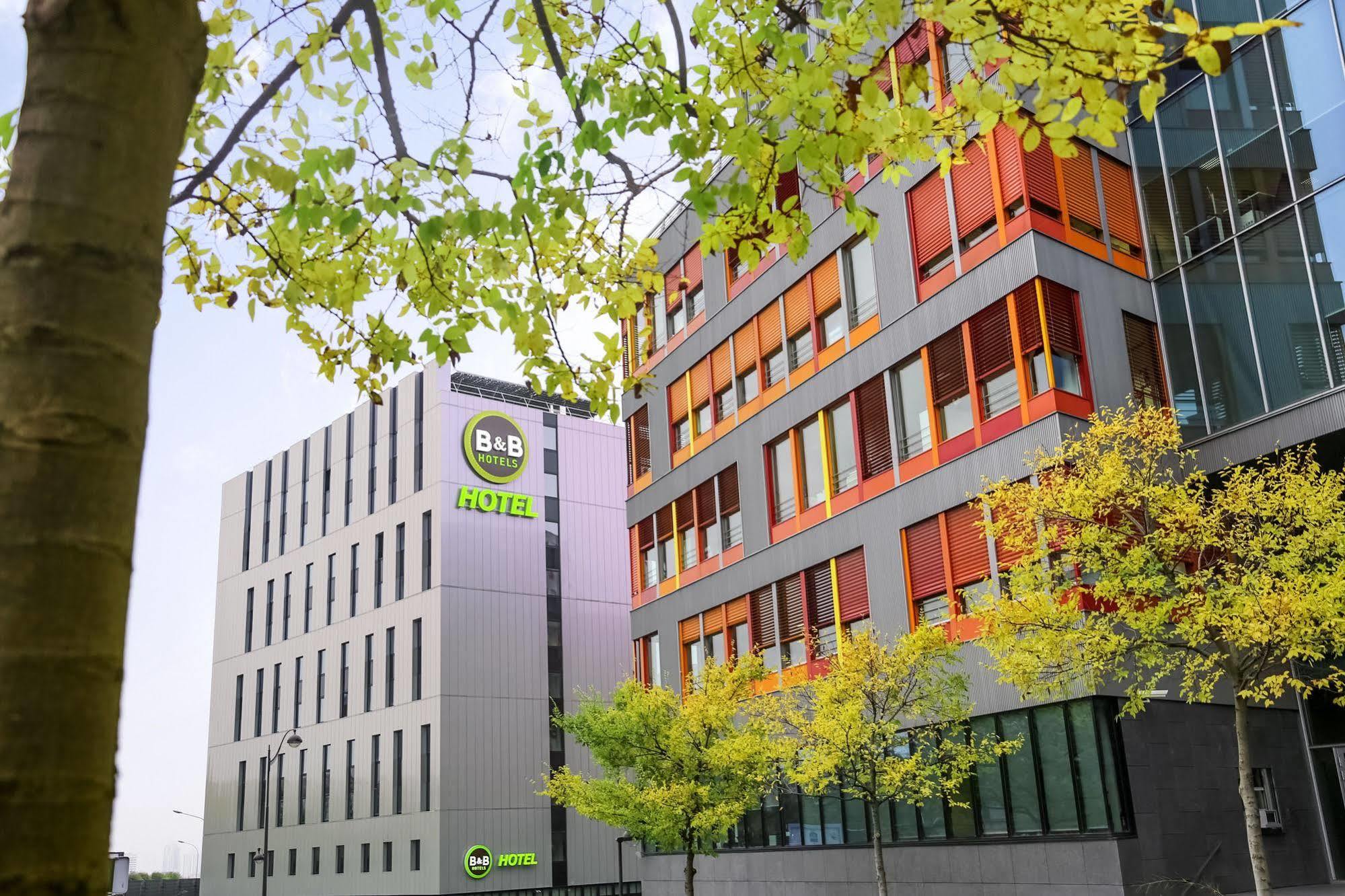 B&B Hotel Paris Porte Des Lilas ภายนอก รูปภาพ