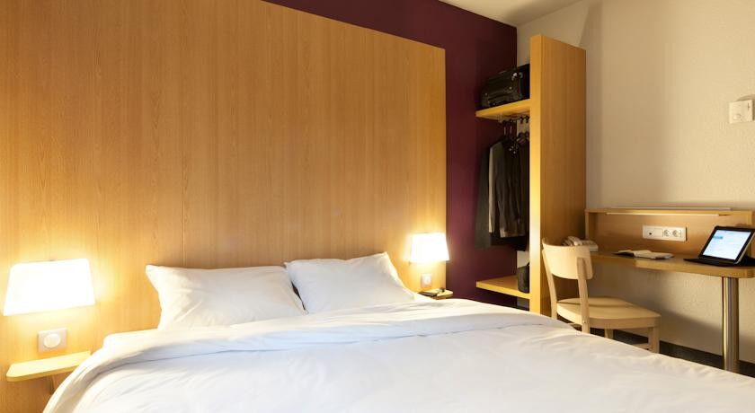 B&B Hotel Paris Porte Des Lilas ภายนอก รูปภาพ